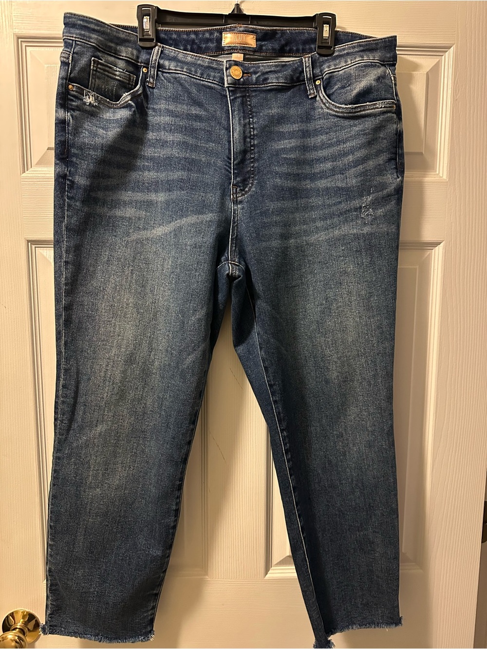 Women’s Kut from the Kloth Cropped Medium Blue Wash Jeans - Size 18W